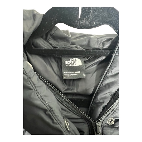The North Face Women's Gray Belted Puffer Jacket - Picture 7 of 8